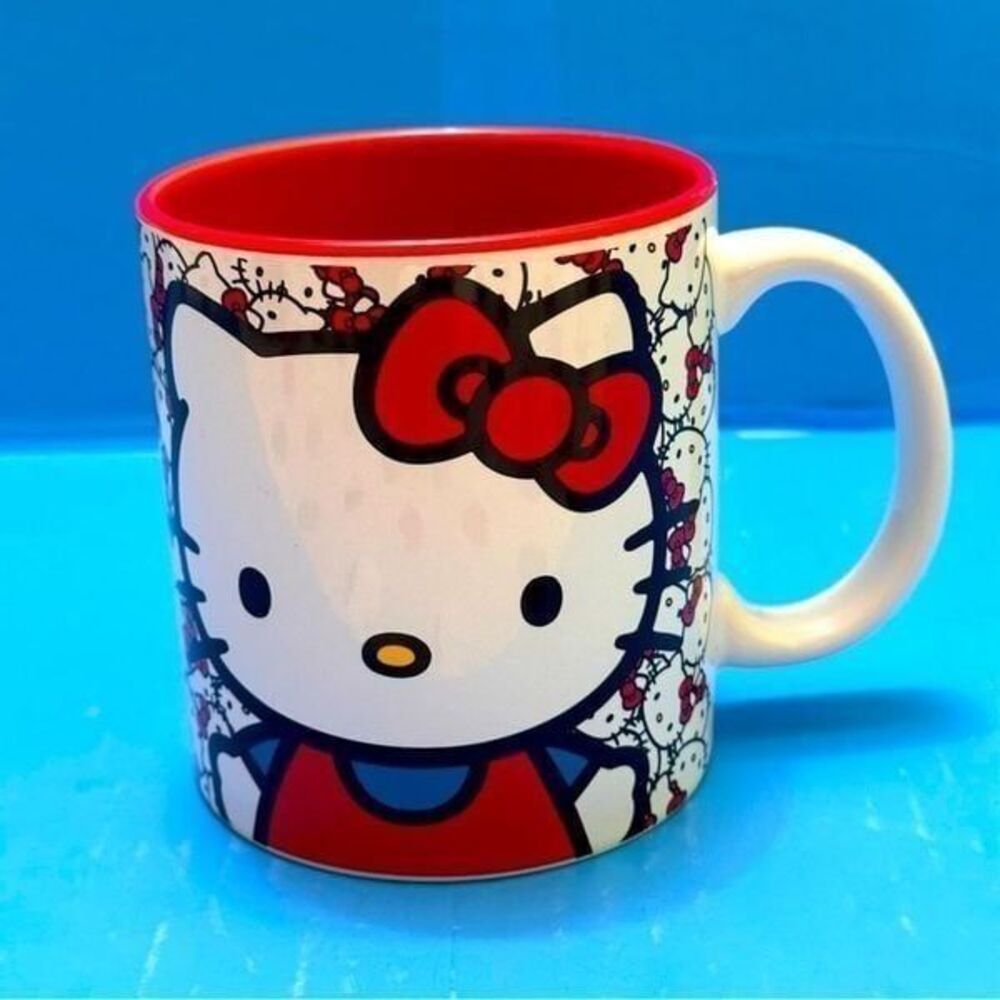 Hello Kitty Ceramic Coffee Mug 20 onz